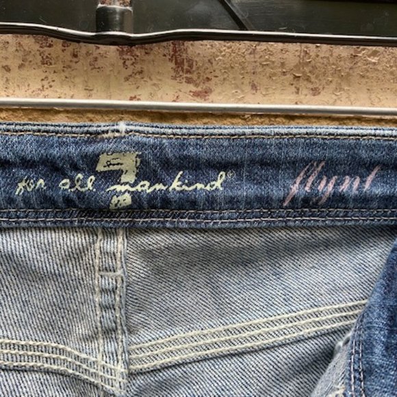 7FAM Flynt Boot Cut Mid-Rise Jeans - 30, rhinestone pockets - Picture 8 of 8